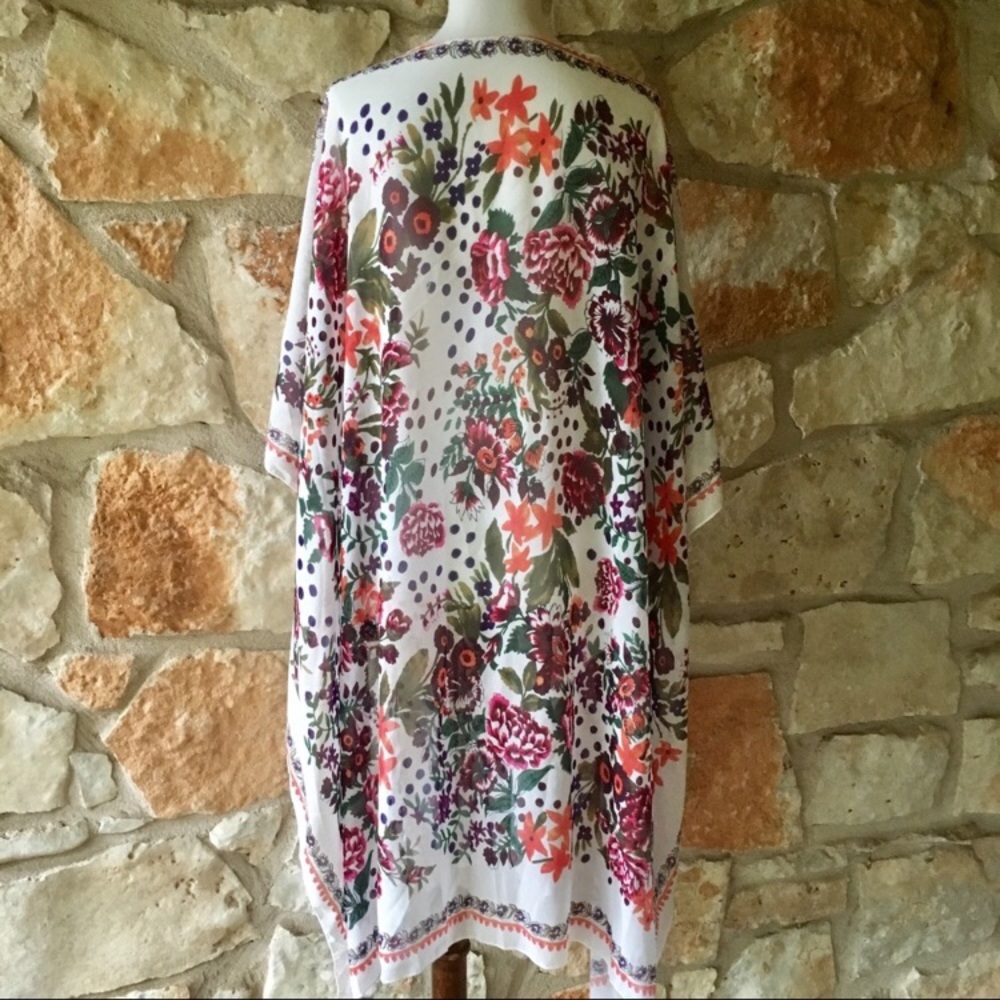 NWOT White Floral Kimono- One size fits all - Picture 6 of 6